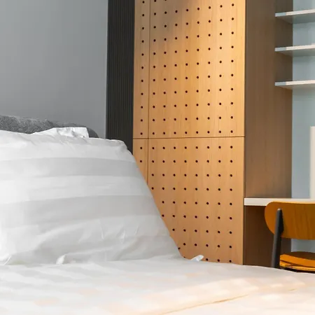 Zins Luxury 酒店 *