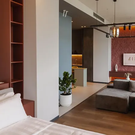 Zins Luxury 酒店 *